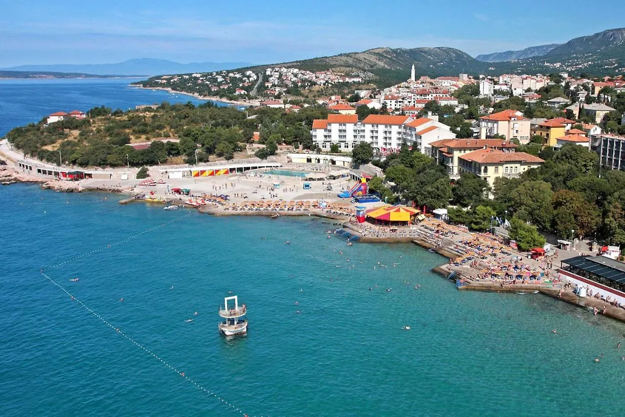 Apartments with a parking space Novi Vinodolski - 2416 Chorwacja