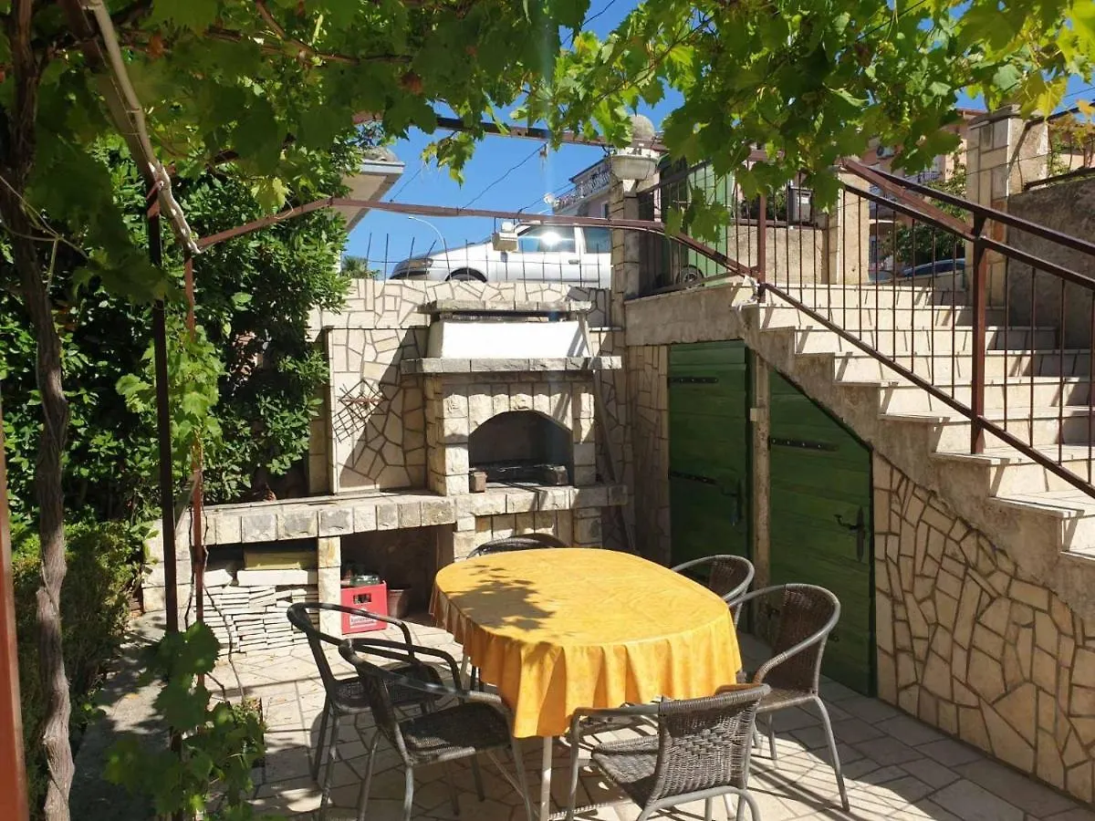 Apartments with a parking space Novi Vinodolski - 2416 Chorwacja