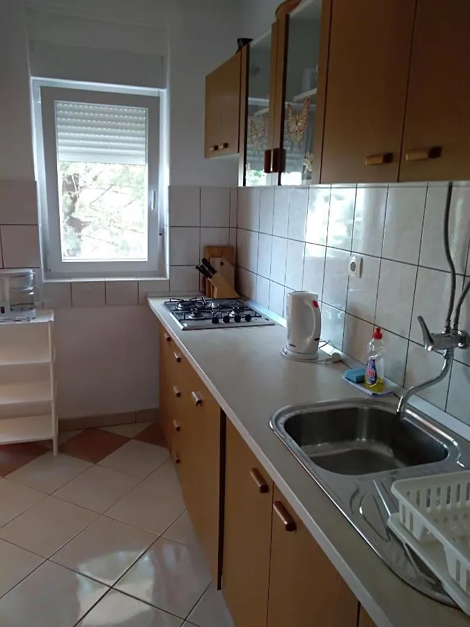Apartments with a parking space Novi Vinodolski - 2416